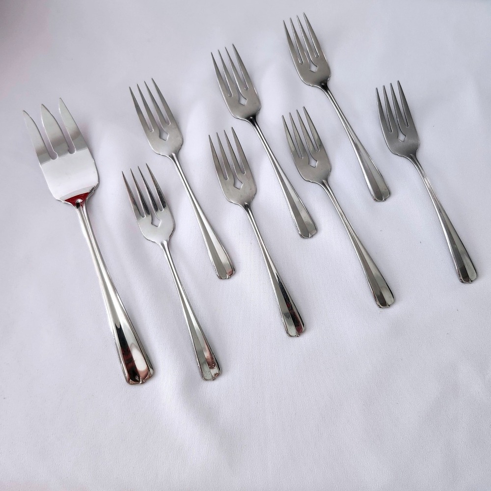 7 -ONEIDA USA GALA IMPULSE PATTERN GLOSSY STAINLESS SALAD FORKS & 1 Serving Fork